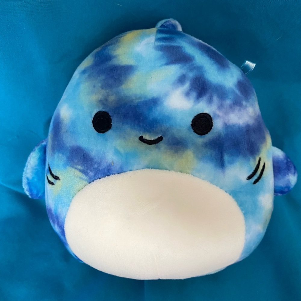 Squishmallows Luther The Shark 5”